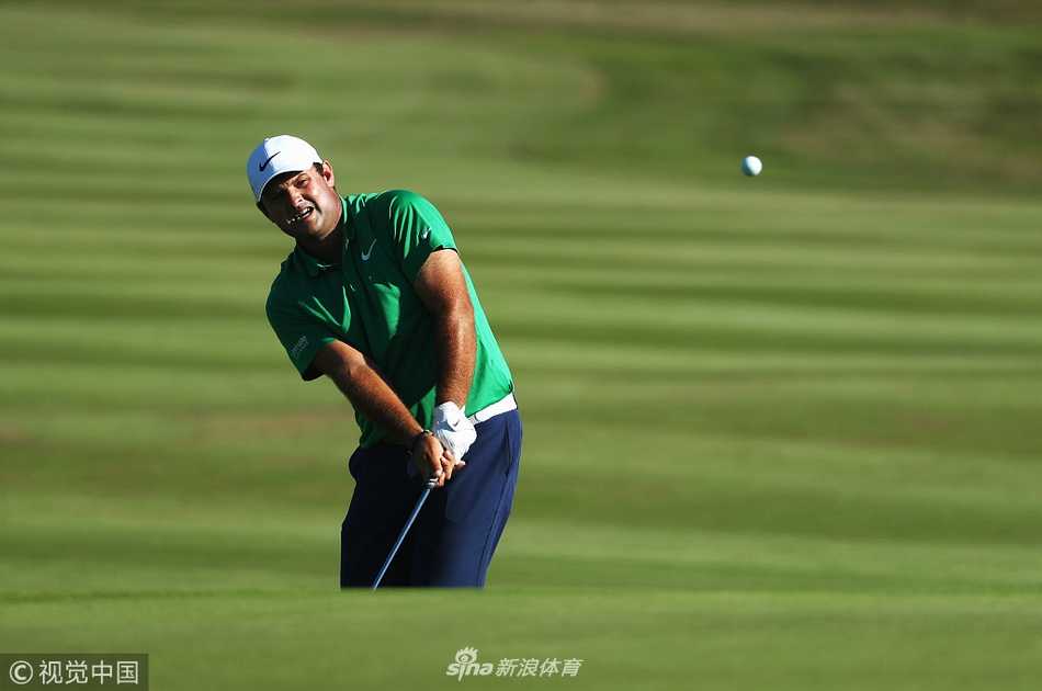 美国老将佩雷兹沉稳击球，岁月沉淀的经验与技巧在挥杆间展露无遗